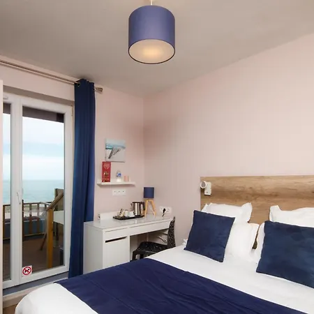 Aubin Logis & Restaurant 3* Saint-Aubin-Sur-Mer (Calvados)