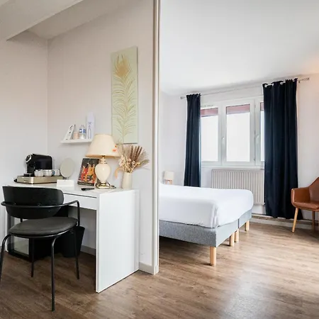 酒店 Aubin Logis & Restaurant 滨海圣奥班