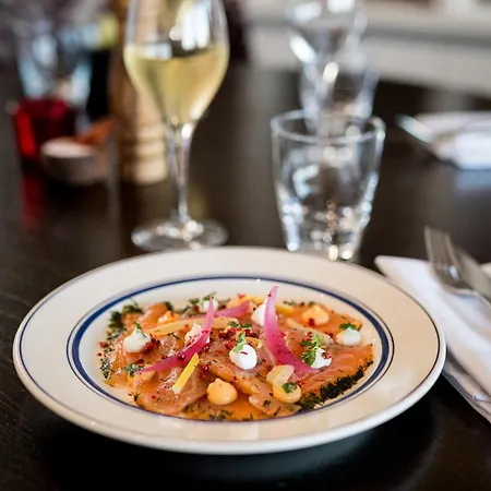 Aubin Logis & Restaurant 3* 滨海圣奥班