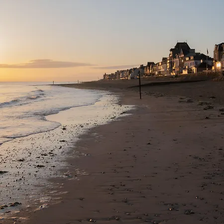 Aubin Logis & Restaurant 酒店 3*