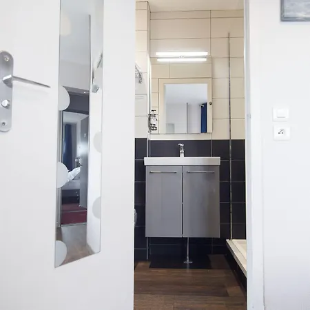 Aubin Logis & Restaurant 滨海圣奥班