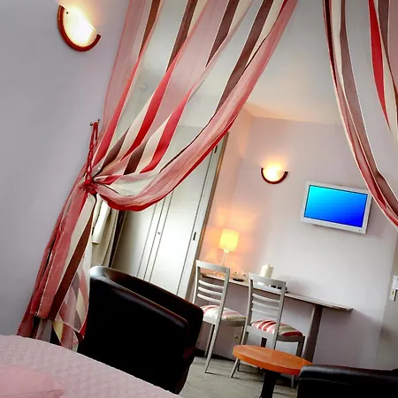 Aubin Logis & Restaurant Saint-Aubin-Sur-Mer (Calvados)