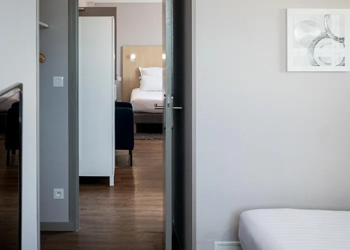 Aubin Logis & Restaurant Hotel Saint-Aubin-Sur-Mer (Calvados)