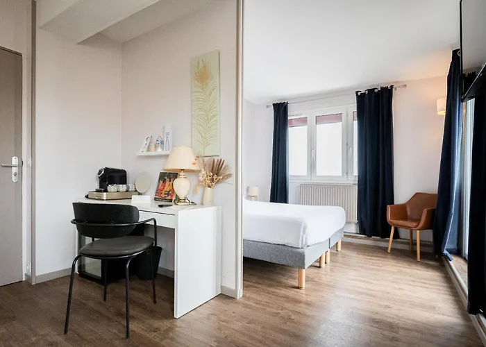 Hotel Aubin Logis & Restaurant Saint-Aubin-Sur-Mer (Calvados)