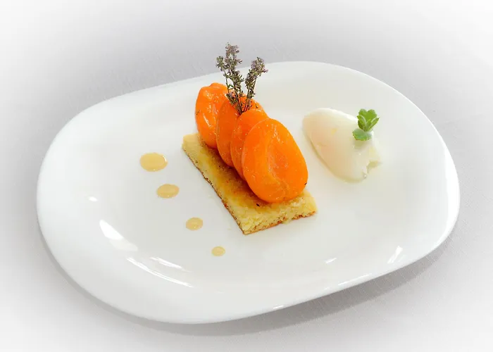 Aubin Logis & Restaurant Hotel Saint-Aubin-Sur-Mer (Calvados)