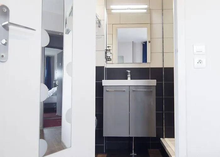 Aubin Logis & Restaurant Saint-Aubin-Sur-Mer (Calvados)